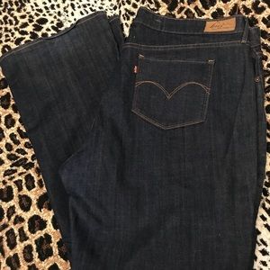Levi’s Demi curve bootcut